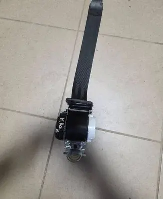 Volkswagen Tiguan Third row seat belt 