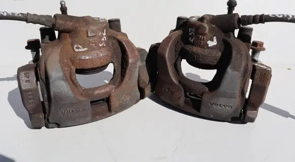 Volvo V70 Front brake caliper 741