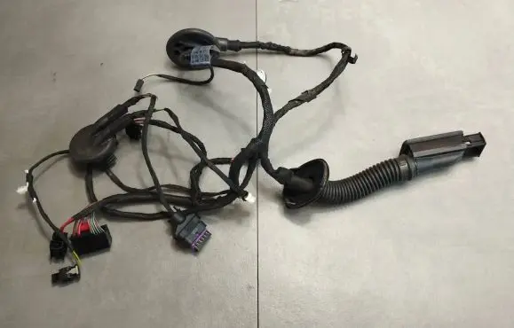 Audi A5 Sportback 8TA Rear door wiring loom 8T8971688AA 12082011
