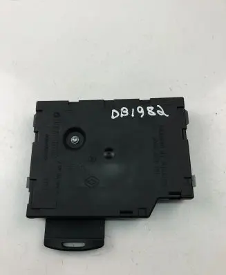 Renault Clio IV Other control units/modules 285905280R