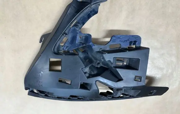 Volvo S60 Front bumper mounting bracket 31323425