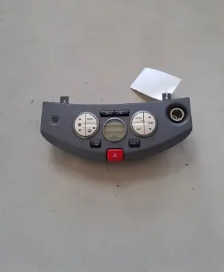 Nissan Micra Climate control unit 27500AX701