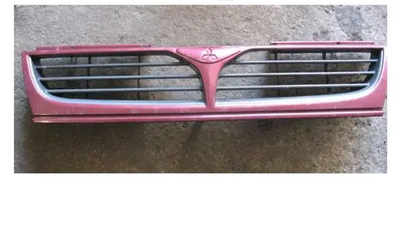 Mitsubishi Space Wagon Front bumper upper radiator grill
