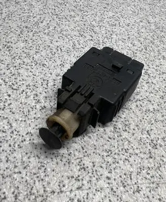 BMW 5 E34 Brake pedal sensor switch 61311382385