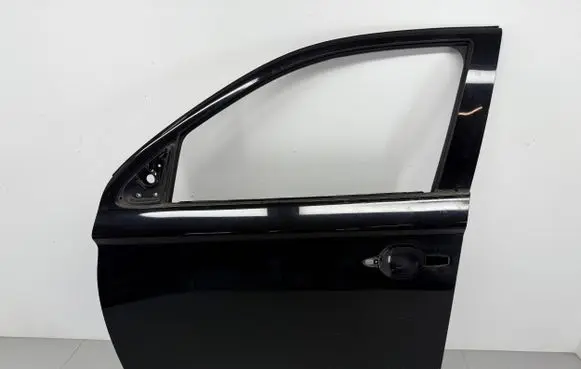 Mitsubishi Outlander Front door