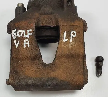 Volkswagen Golf V Front brake caliper