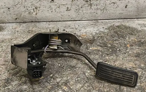 Toyota Avensis T250 Accelerator throttle pedal 7811135030