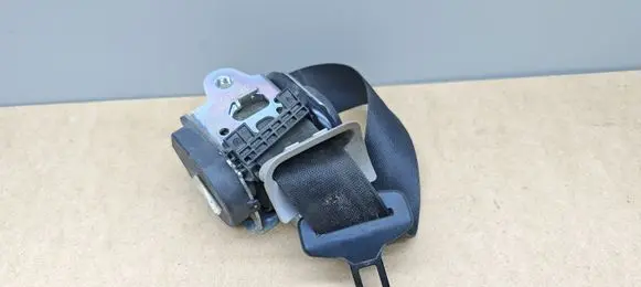 Mercedes-Benz CLS C219 Rear seatbelt 2198602085
