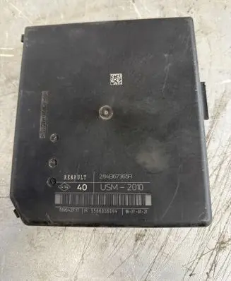Renault Master III Fuse module 284B67365R USM2010 519542F17