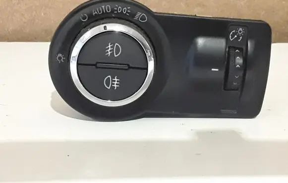 Opel Insignia A Light switch 13268707