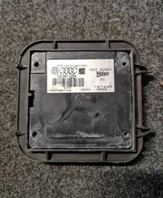 Volkswagen PASSAT B6 Headlight ballast module Xenon 7L6941329A 89037149