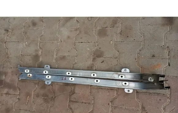 Nissan Quest Fender mounting bracket 