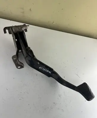 Mitsubishi Pajero Brake pedal 