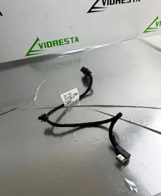 Citroen C4 Grand Picasso USB socket connector 9806059580 17122015