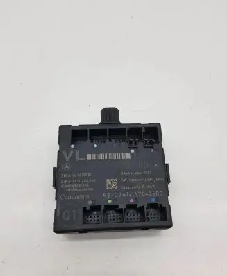 Infiniti Q30 Door control unit/module A1669004002 A1669013701 A1669024401