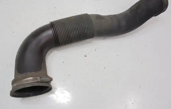 Opel Astra H Air intake hose/pipe 55559548