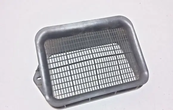 Volkswagen PASSAT B7 USA Quarter panel pressure vent 5N0815479