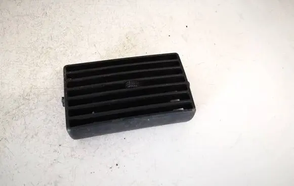 Volkswagen Golf IV Dash center air vent grill 1j0819707b
