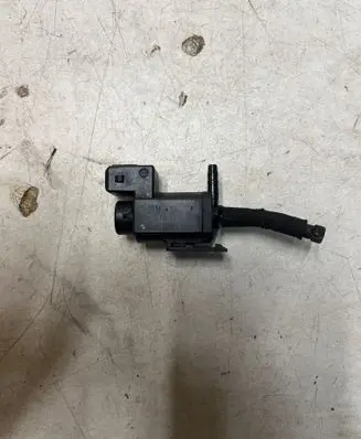BMW 5 F10 F11 Turbo solenoid valve 7810831