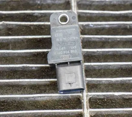 Audi A3 S3 8V Air pressure sensor 038906051R