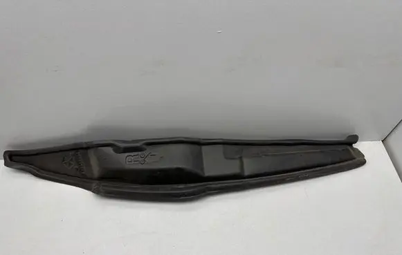 Chrysler Pacifica Fender foam support/seal 68225662A