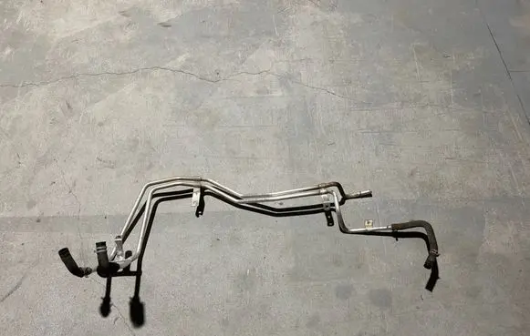 Dodge RAM Gearbox oil cooler pipe/hose 