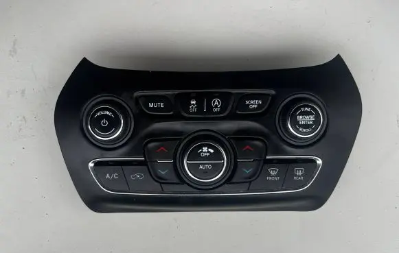 Jeep Cherokee Climate control unit 68285935AB 16683101