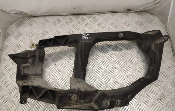 Mitsubishi Colt Headlight/headlamp mounting bracket MN105059