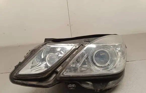 Mercedes-Benz E W212 Headlight/headlamp A2128205761 1ZT00970207