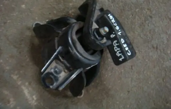 KIA Ceed Engine mount bracket