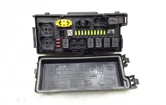 Jeep Grand Cherokee (WK) Fuse module 04692087ab