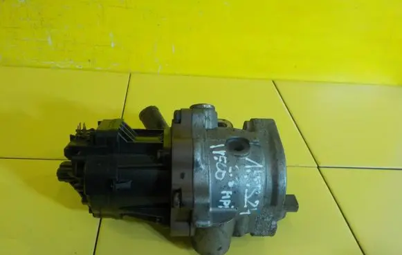 Iveco Daily 5th gen EGR thermostat 1HTS24