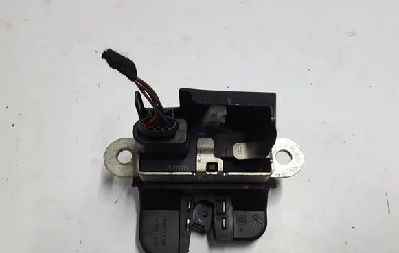 Seat Leon (5F) Tailgate lock latch 5F4827505C