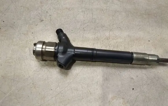 Fuel injector