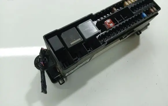 Ford C-MAX II Fuse box set AV6T14K131AD AV6T-14K131-AD