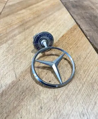 Mercedes-Benz E W211 Manufacturer badge logo/emblem 