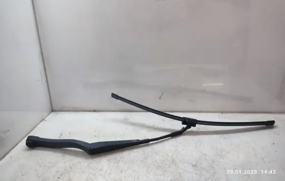 Mercedes-Benz CLS C218 X218 Front wiper blade arm