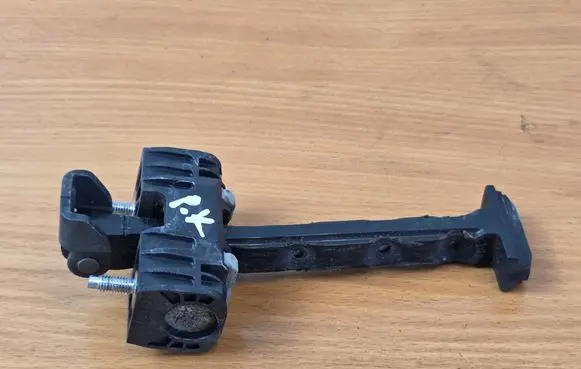 Volvo XC60 Front door check strap stopper C8P5D