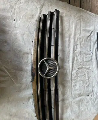 Mercedes-Benz A W169 Front bumper upper radiator grill 1698800983