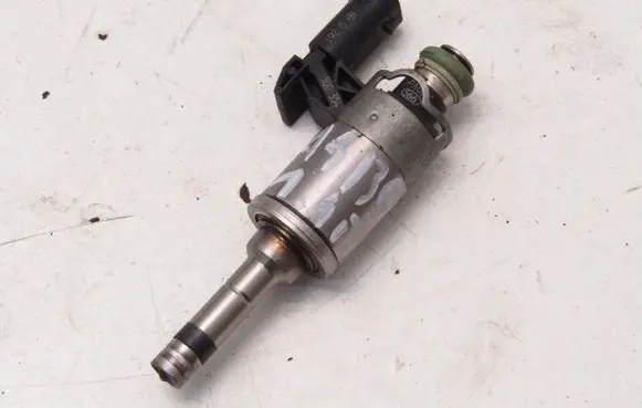 Audi A4 S4 B9 Fuel injectors set 04E133038A