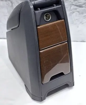 Volvo XC90 Center console 8674938