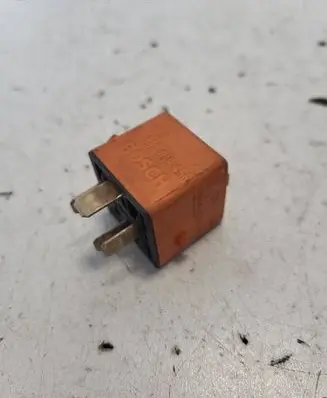 BMW 5 E60 E61 Other relay 0332019456