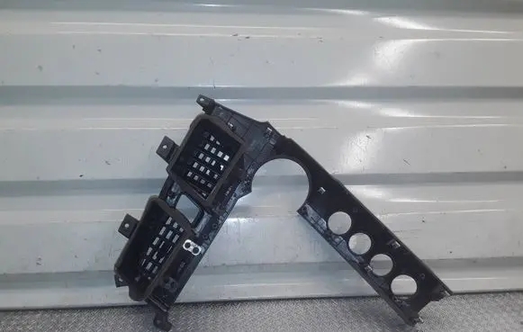 SsangYong Kyron Dash center air vent grill 7661009000