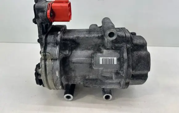 Nissan Leaf II (ZE1) Air conditioning (A/C) compressor (pump) 926005SA1A