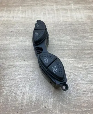 Ford Focus Windscreen/window heater switch 98AG19A945CF