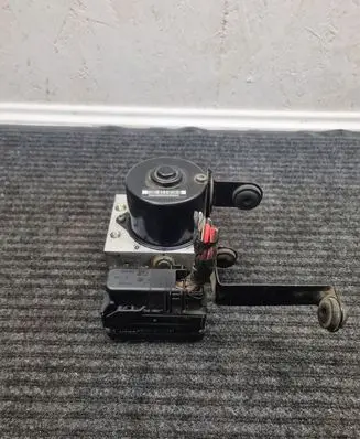 Volvo V50 ABS Pump 30793903 10096004333 28560016003