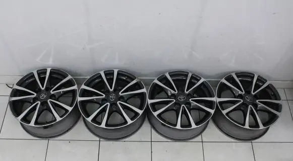 Toyota Avensis T270 R16 alloy rim 42611YY40