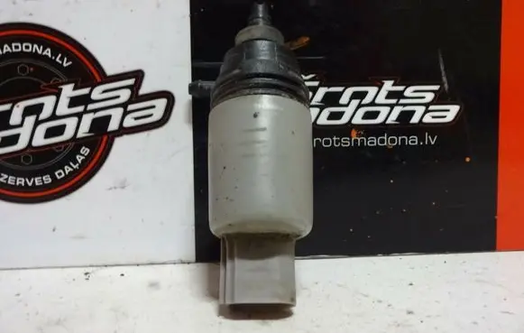 BMW 5 E60 E61 Windscreen/windshield washer pump 6934159