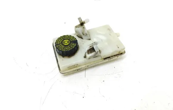 Brake fluid reservoir
