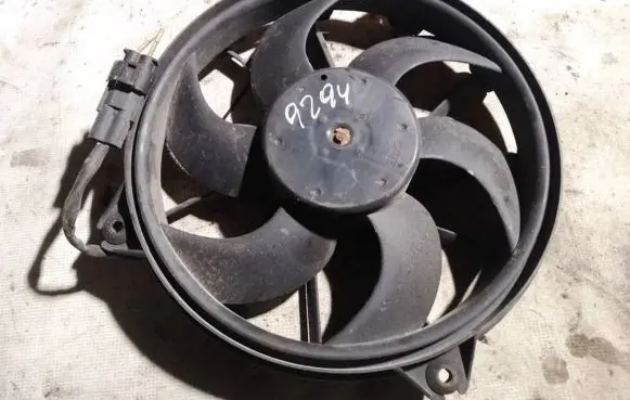 Citroen C8 Radiator cooling fan shroud